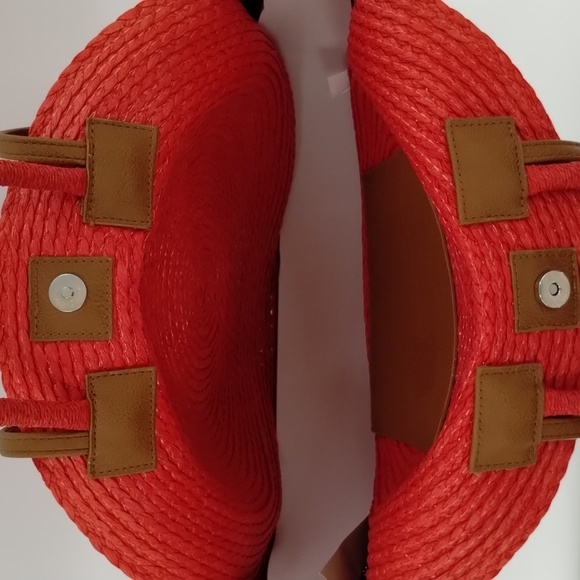 Woven red circular shoulder bag purse magnetic closure unbranded - Picture 6 of 9